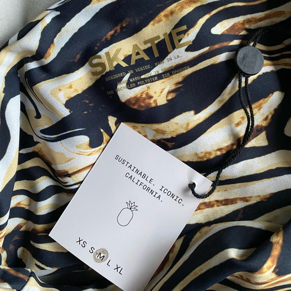 Skatie Ellis Top Weho - Picture 4 of 5